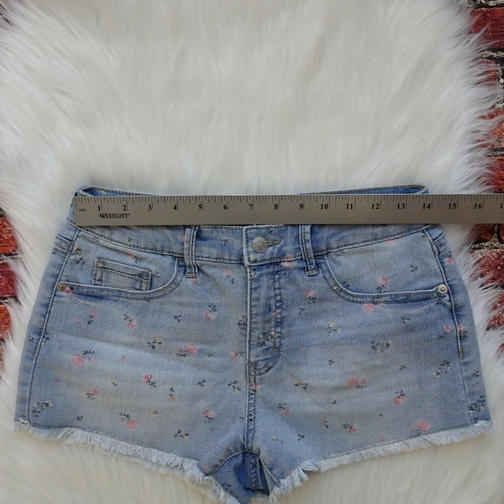 💰3/$25 Wild Fable Women's Denim Jean Shorts Cut-Off Floral Stretch Raw Hem  6 - Picture 5 of 12